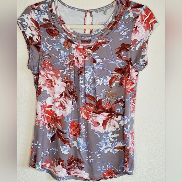 Daniel Rainn Tops - Daniel Rainn Floral Top